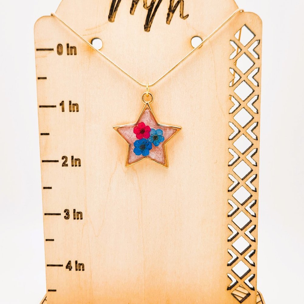 2/$40 SALE Beautiful Handmade Star-Shaped Necklace - Casual & Unique - Picture 3 of 3